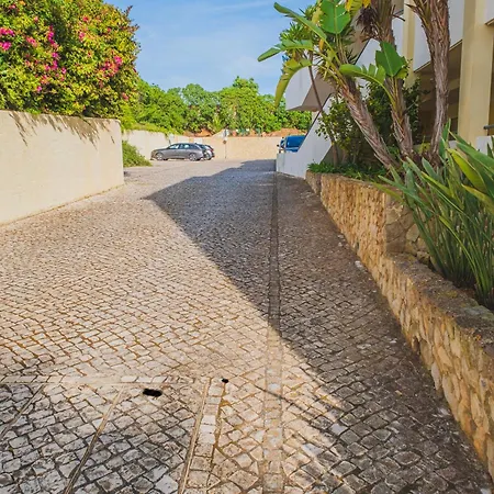 Riverside Ria Apartment *