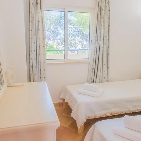 Riverside Ria Apartment