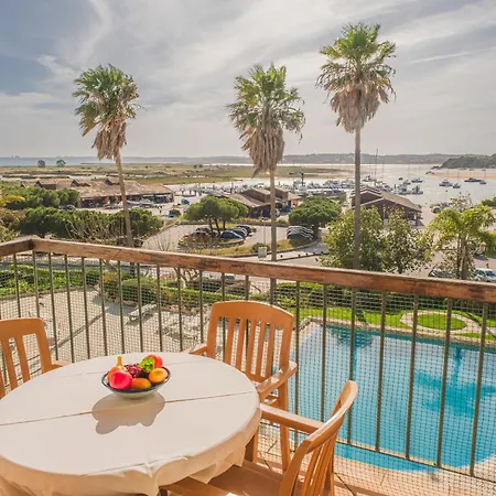 Riverside Ria Apartment *