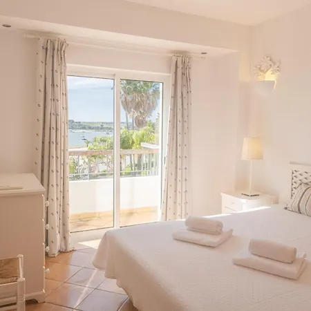 Riverside Ria Apartment